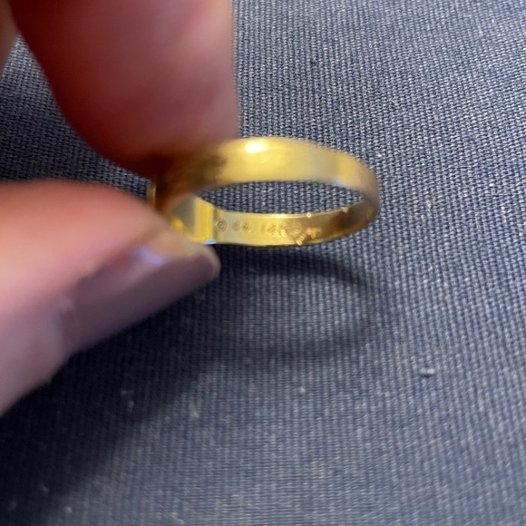 14K Gold Signet Ring, Script Initial “L” with Diamond Cut on Face and Sides - Picture 5 of 7